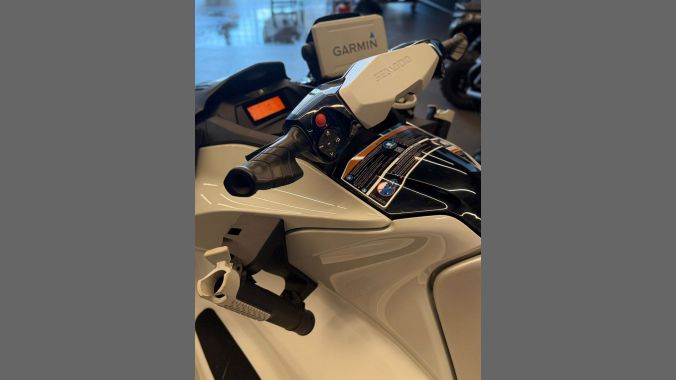 02 FishPro Scout 130